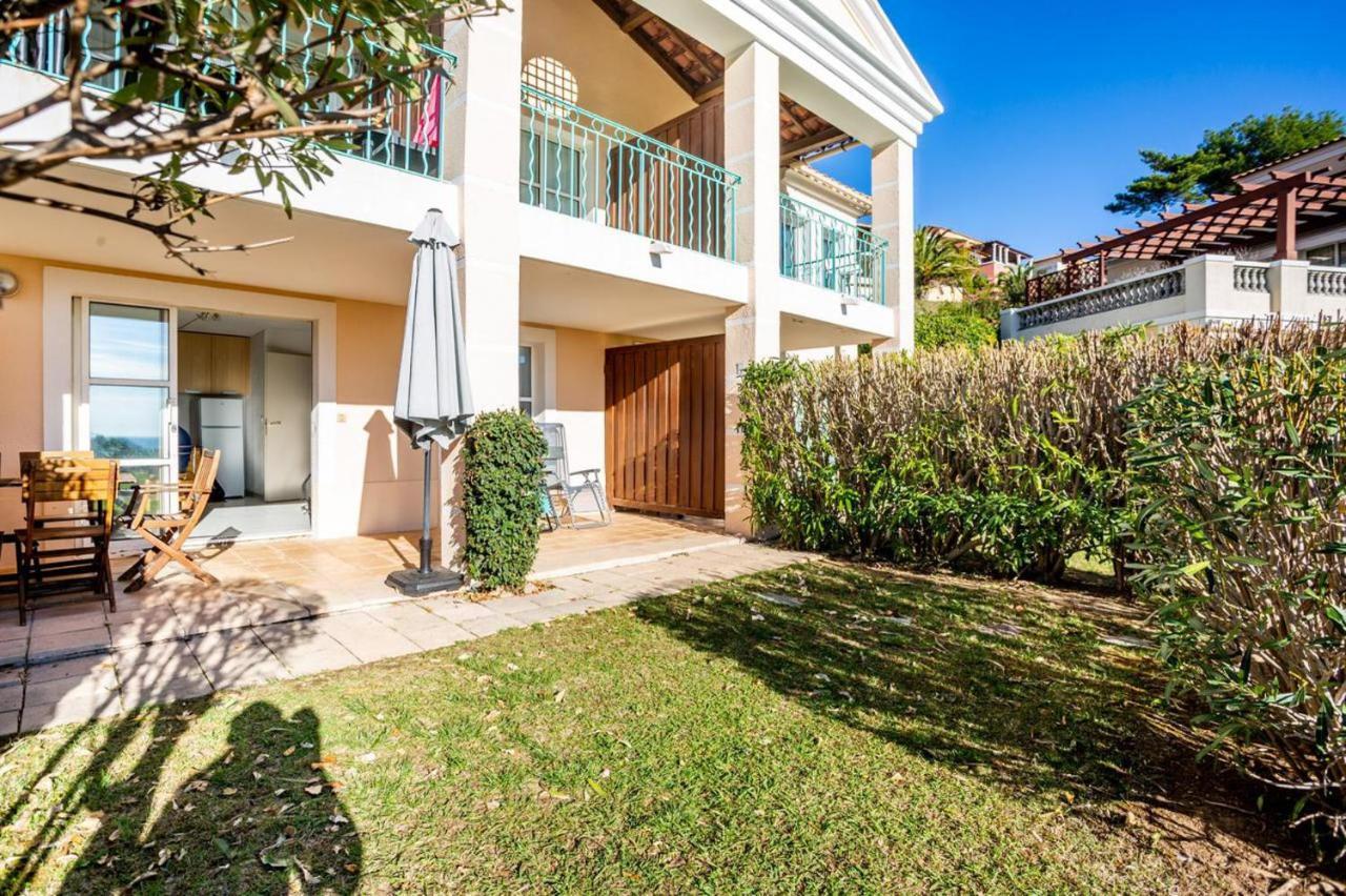Cozy Apartment In Agay With Stunning Views Saint-Raphael  Exterior photo